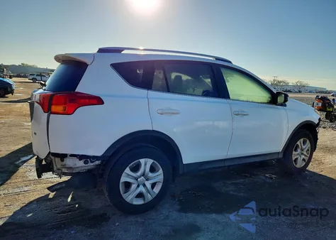 2015 Toyota Rav4 Le z USA, uszkodzony, nr VIN JTMZFREV3FD079857